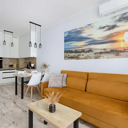 Appartement Ku Morzu Nadmorski Apartament W Poblizu Plazy Z Basenem I Parkingiem By Noclegi Renters