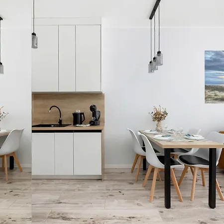 Ku Morzu Nadmorski W Poblizu Plazy Z Basenem I Parkingiem By Renters Appartamento