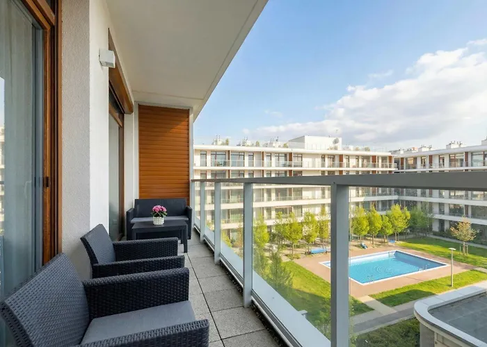 Ku Morzu Nadmorski Apartament W Poblizu Plazy Z Basenem I Parkingiem By Noclegi Renters Sianozety